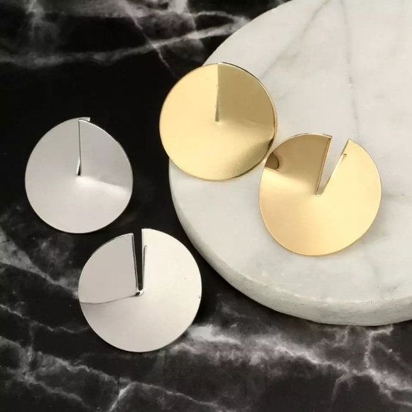 ⚜️[𝟯/$𝟭𝟴]⚜️Big Silver Round Cut Earrings NEW - Picture 10 of 14